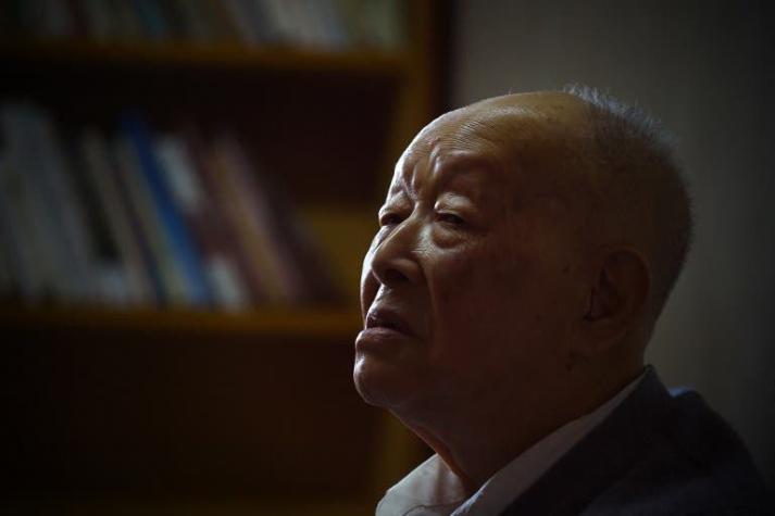 Muere a los 111 años lingüista y disidente chino que revolucionó el mandarín