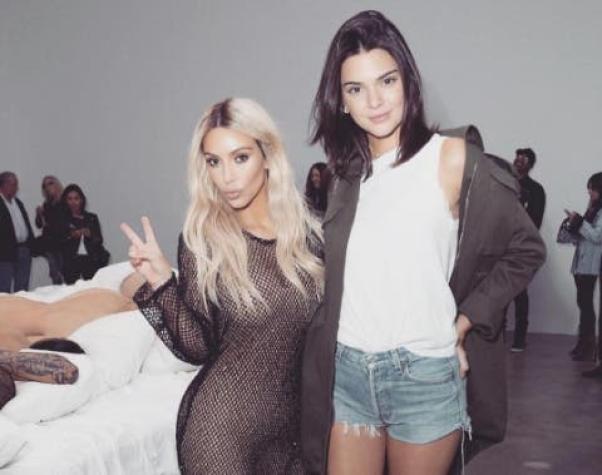 Kim Kardashian pasa sus penas en el cine: junto a su hermana Kendall saldrá en la nueva Gran Estafa