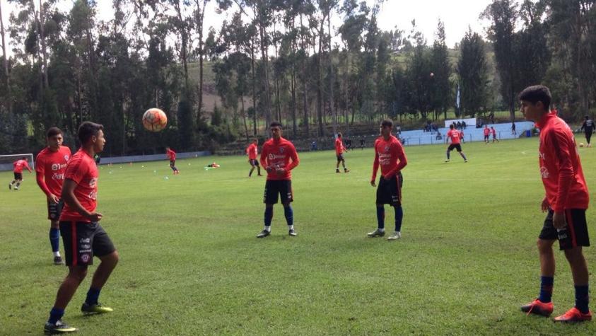 Víctor Dávila y Diego González preocupan en "La Roja" de cara al debut en el Sudamericano