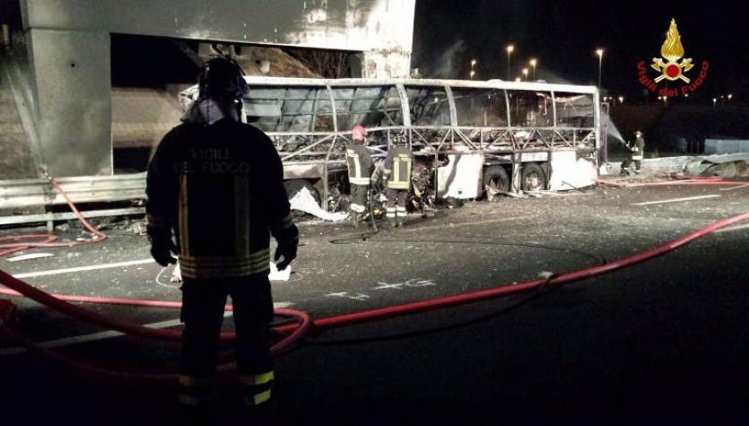 Italia: Accidente de bus con adolescentes húngaros deja 16 muertos