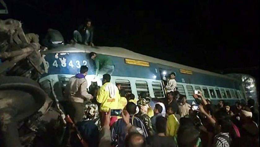 Mueren 32 personas en el descarrilamiento de un tren en India
