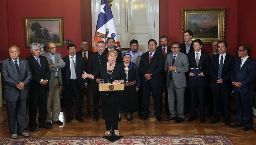 Bachelet recibe informe y anunciará en marzo medidas para enfrentar violencia en La Araucanía