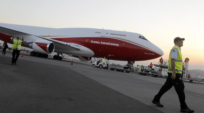 Supertanker 747: Despega la aeronave que ayudará a combatir incendios forestales