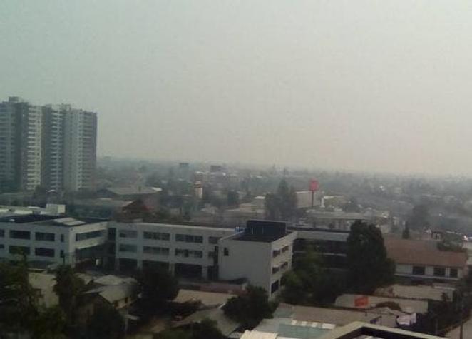 Santiago se llenó de humo por incendios de las regiones del Maule y Biobío