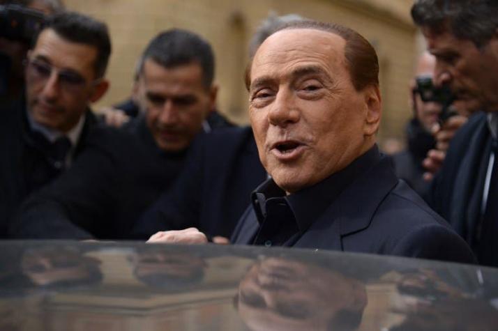 Silvio Berlusconi es acusado de corrupción en actos judiciales