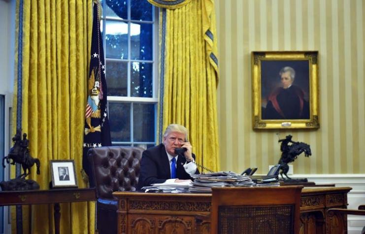 Donald Trump habla por teléfono con los principales líderes mundiales