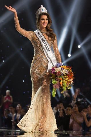 Representante de Francia es la nueva Miss Universo