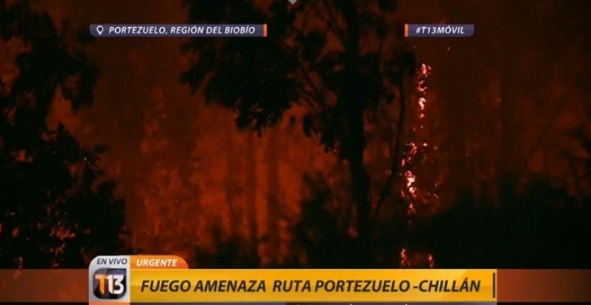 Fuego amenaza ruta que une Portezuelo con Chillán