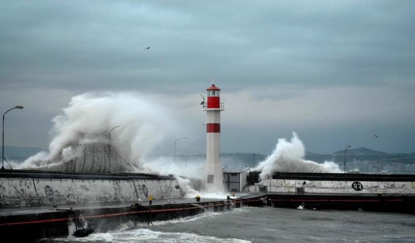 Armada alerta de marejadas con olas de hasta 4 metros en todo el país