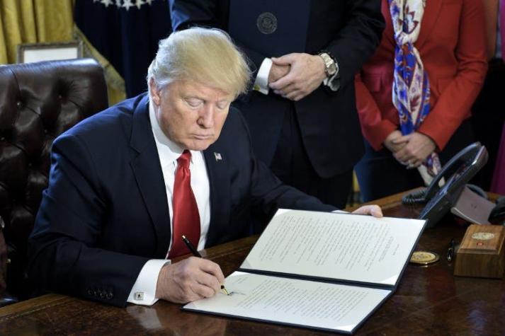 Administración Trump apela bloqueo de su decreto antiinmigración