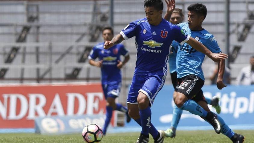 Mal debut de Hoyos: La "U" cae y termina jugando con 9 hombres ante Iquique