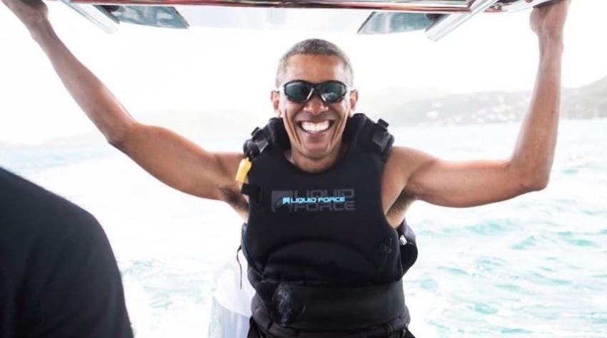 El entretenido panorama que tiene atrapado a Barack Obama en sus vacaciones