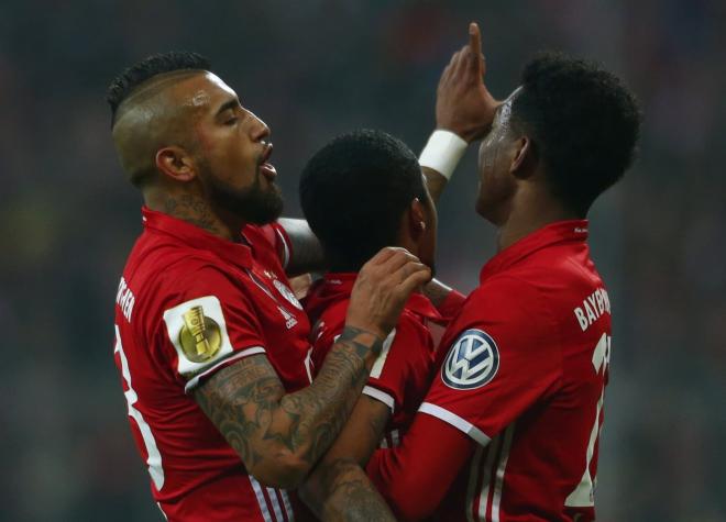 Bayern Munich con Arturo Vidal gana y avanza a cuartos de Copa de Alemania