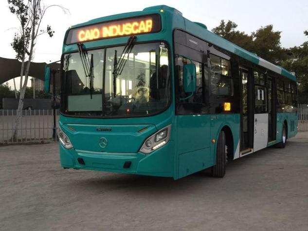 Ministro de Transporte presentó nuevo bus de Transantiago con bajas emisiones contaminantes