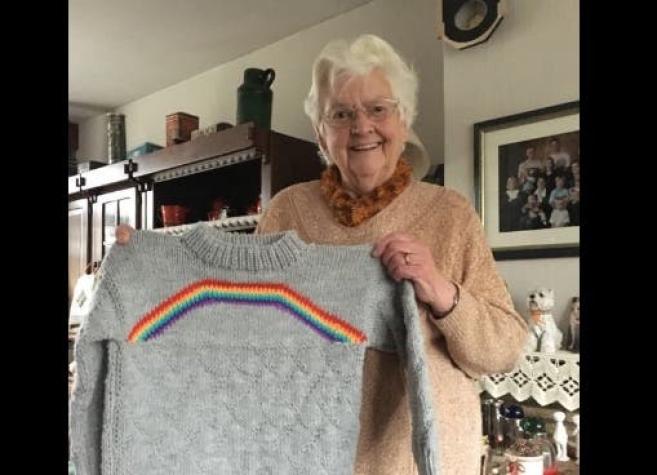 La adorable reacción de una abuela al saber que su nieta es bisexual