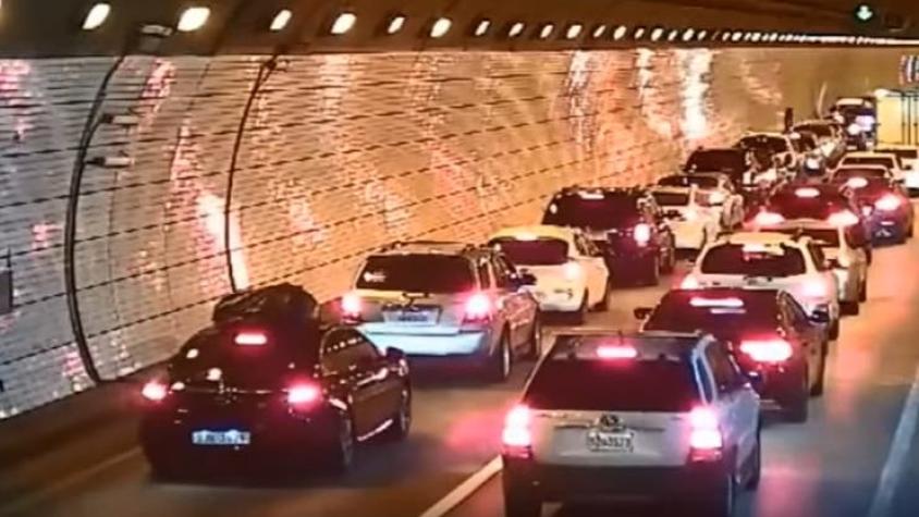 [VIDEO] La increíble forma en que los coreanos reaccionan cuando hay un accidente en un tunel