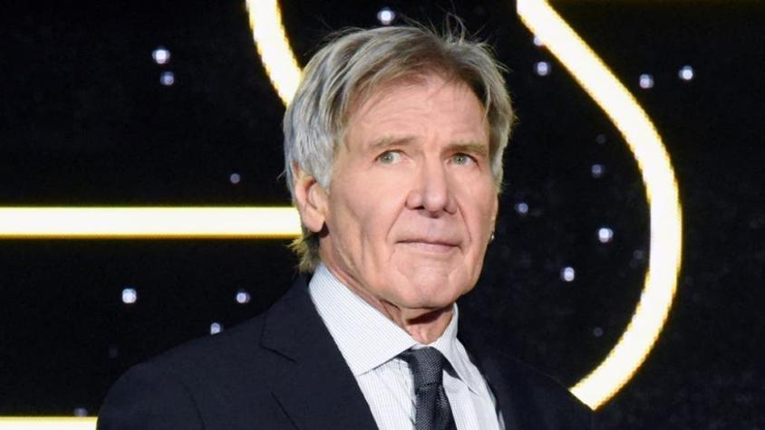 Harrison Ford se equivoca al aterrizar su avión y casi provoca un accidente aéreo