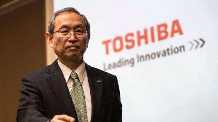 Cómo una mala inversión en EE.UU. dejó a firma japonesa Toshiba al borde del precipicio