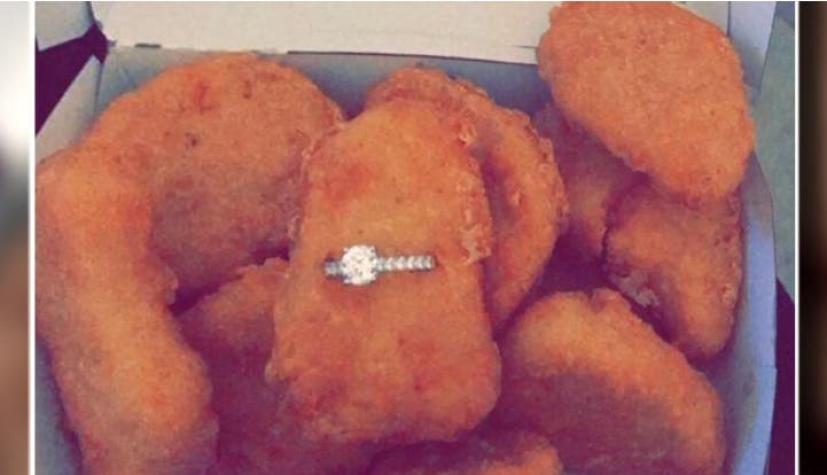 "Will you McMarry me?": Joven propuso matrimonio a su novia con una porción de nuggets