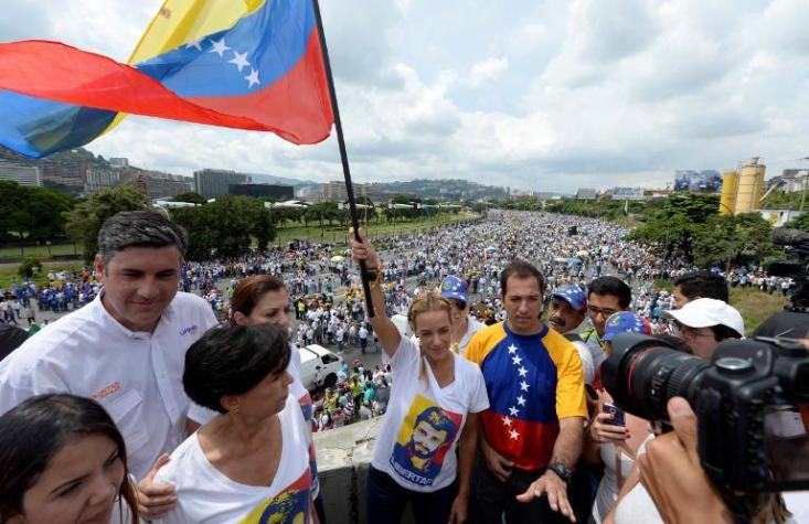 Venezuela: Opositor preso, Leopoldo López llama a "rebelión" electoral
