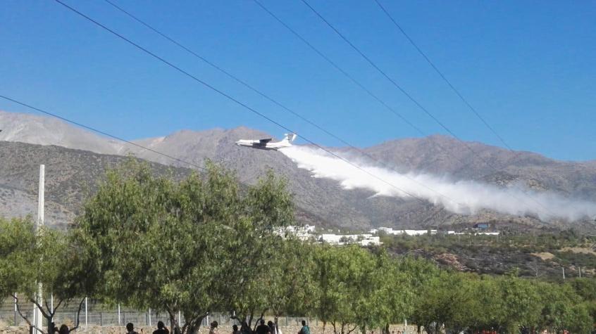 Controlan incendio forestal en Peñalolén tras intervención de avión ruso Ilyushin Il-76