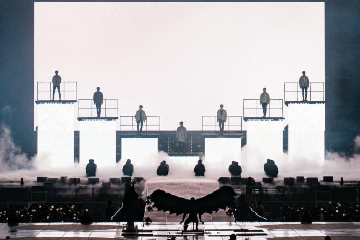 La banda surcoreana BTS traerá el escenario más grande que se haya instalado en Movistar Arena