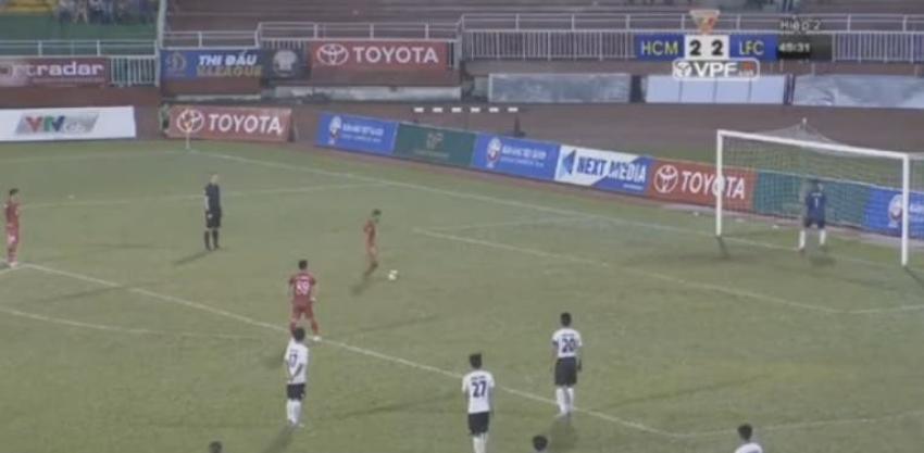 [VIDEO] Arquero suspendido dos años por dejarse anotar tres goles en protesta por error arbitral