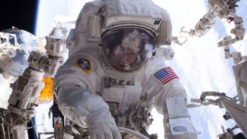 Las verdaderas razones por las que los astronautas no pueden beber alcohol en el espacio
