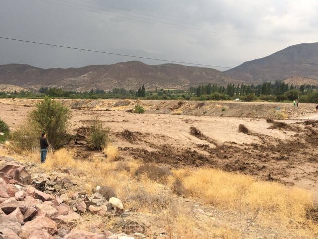 Bomberos encuentra primeros cuerpos arrastrados por aluvión en Los Andes