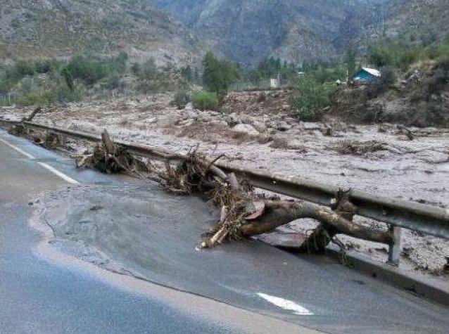Autoridades confirman cuatro personas fallecidas tras aluviones que afectan la zona centro de Chile