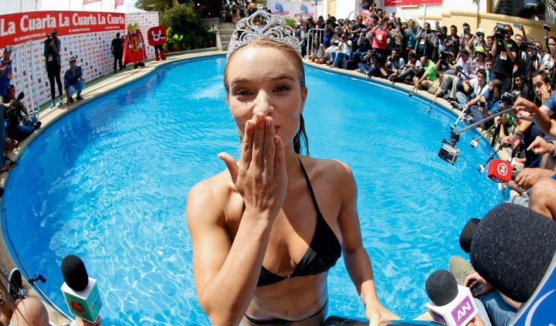 [VIDEO] Kika Silva cumple la tradición festivalera del "piscinazo"