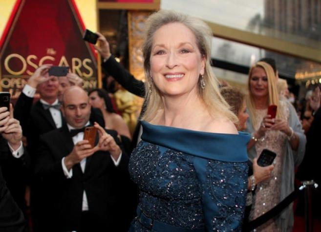 Meryl Streep llega a los Oscar en medio de gran polémica por su vestido y ella exige disculpas