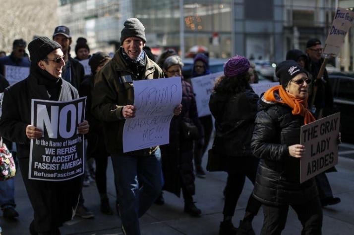 Nueva York: Primera manifestación para apoyar a la prensa frente a Trump