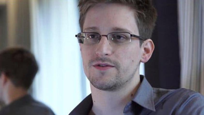 Rusia consideraría devolver a Snowden a EEUU como un "regalo" para Trump