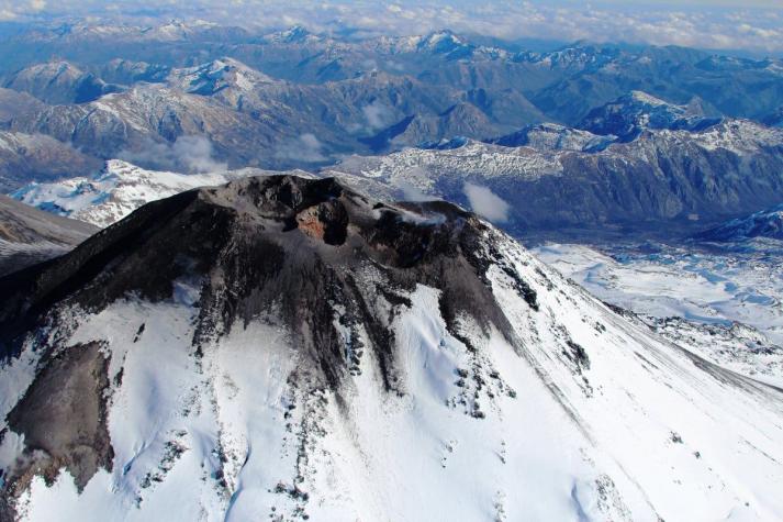 Volcán Nevados de Chillán: registran cráter de 100 metros de diámetro
