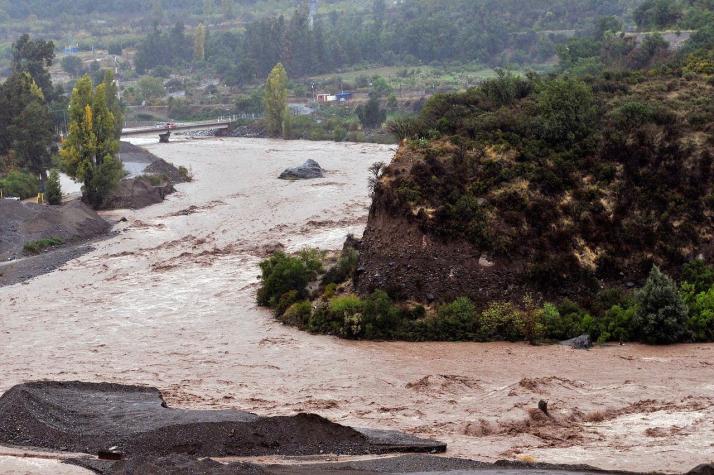 PDI identifica cuerpo en ribera del Río Maipo tras aluvión