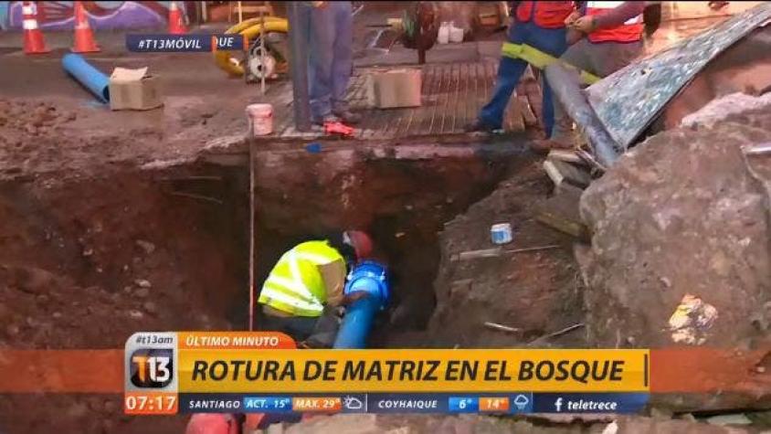 Aguas Andinas reporta rotura de matriz en comuna de El Bosque