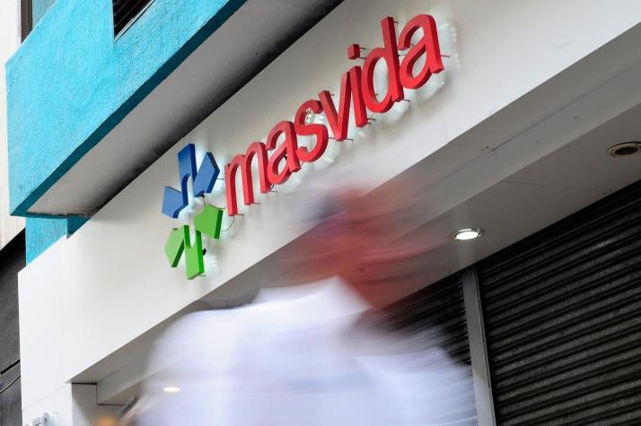 Ex controlador de Cruz Verde retira oferta por clínicas Masvida