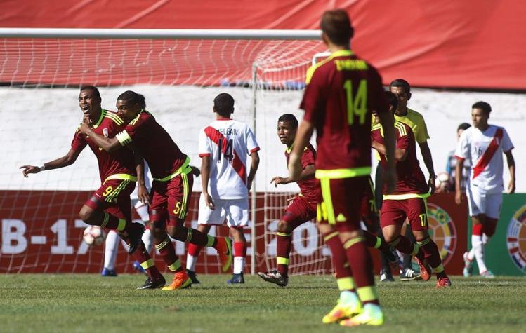 [VIDEO] Venezuela derrota a Perú en "guerra de goles" en el Sudamericano Sub 17