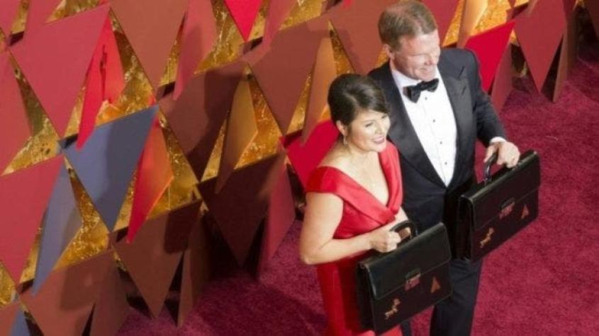 Asignan guardaespaldas a los dos responsables del error en la ceremonia de los Oscar 2017