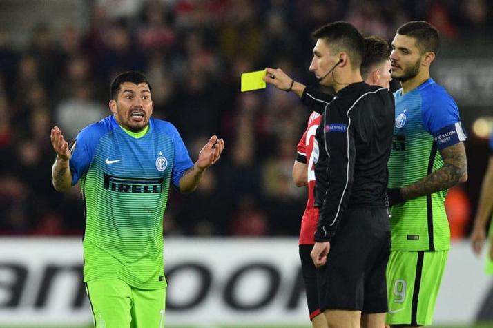 Ex técnico de Inter de Milán criticó a Medel: "No podemos estar jugando con un ‘enano’ en defensa"