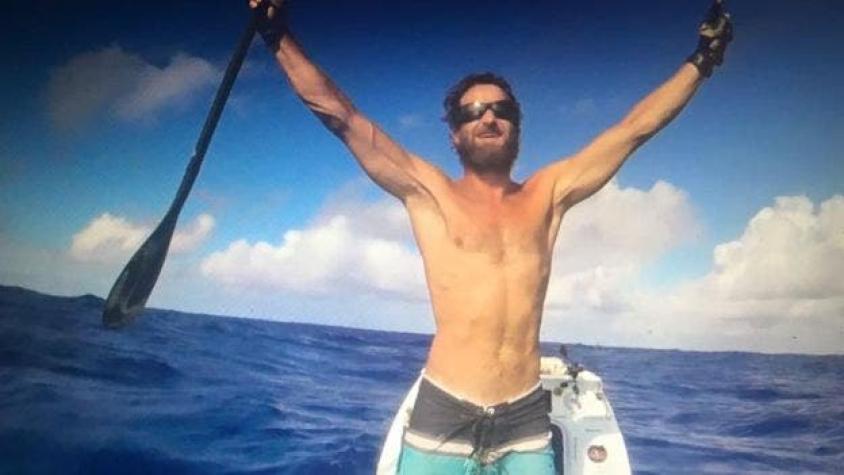 La asombrosa hazaña de Chris Bertish, el hombre que cruzó el Atlántico solo con un remo y una tabla