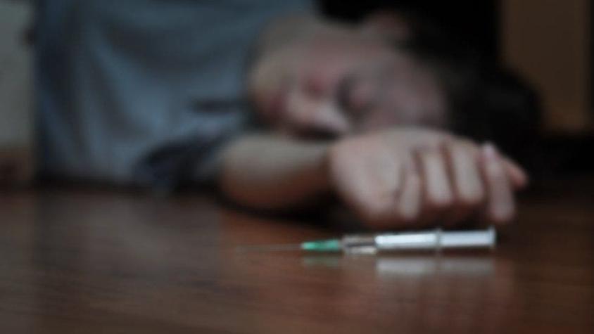 "Por qué salí a comprarle heroína a mi hija": la desgarradora experiencia de la madre de una adicta