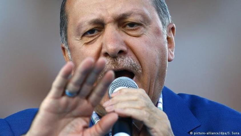 Erdogan acusa a Angela Merkel de apoyar el terrorismo