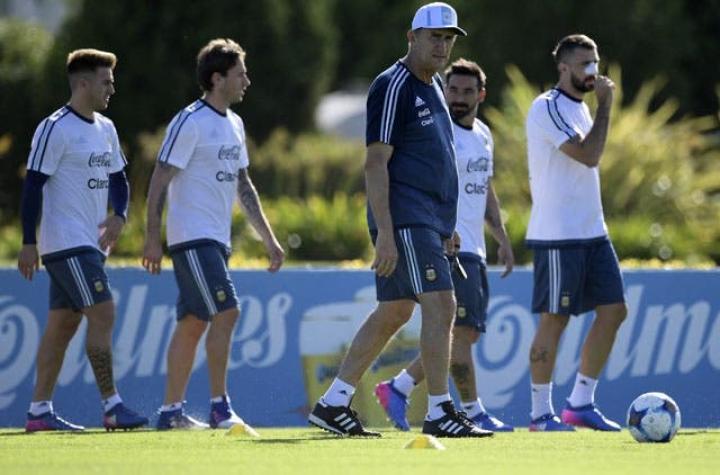 Edgardo Bauza confirma alineación de Argentina para enfrentar a Chile
