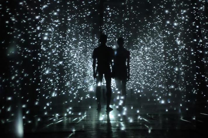 “Luz, espacio, movimiento”: la instalación interactiva que debuta este viernes en Santiago