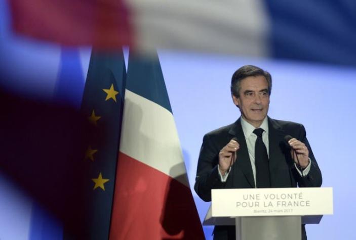 Presidenciales francesas: Campaña sigue entre acusaciones de complots y traición