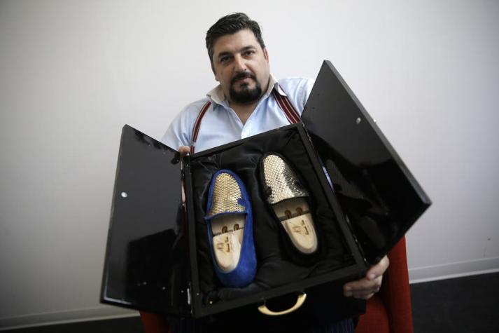 Un italiano vende zapatos de oro de 24 quilates