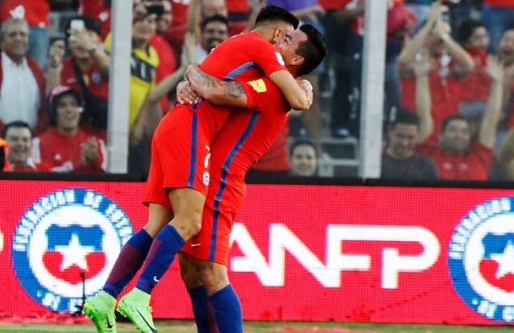 Con doblete de Paredes y un Alexis histórico "La Roja" vence a Venezuela por Clasificatorias