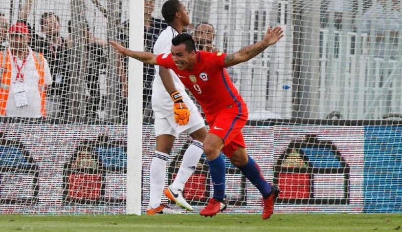 Esteban Paredes encabeza registro de jugadores más veteranos en marcar por "La Roja"